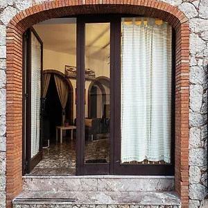 Apartment Casa Pirri, Castelmola