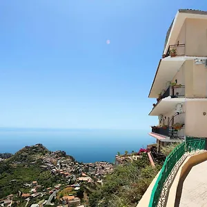 Apartment Regina, Castelmola
